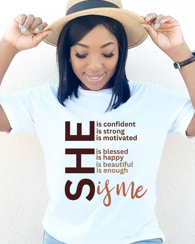 (Brown)She Is Me Short Sleeve T Shirt